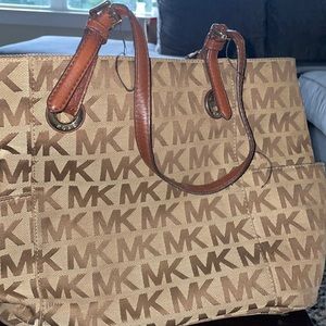 Michael Kors, large , tan MK tote